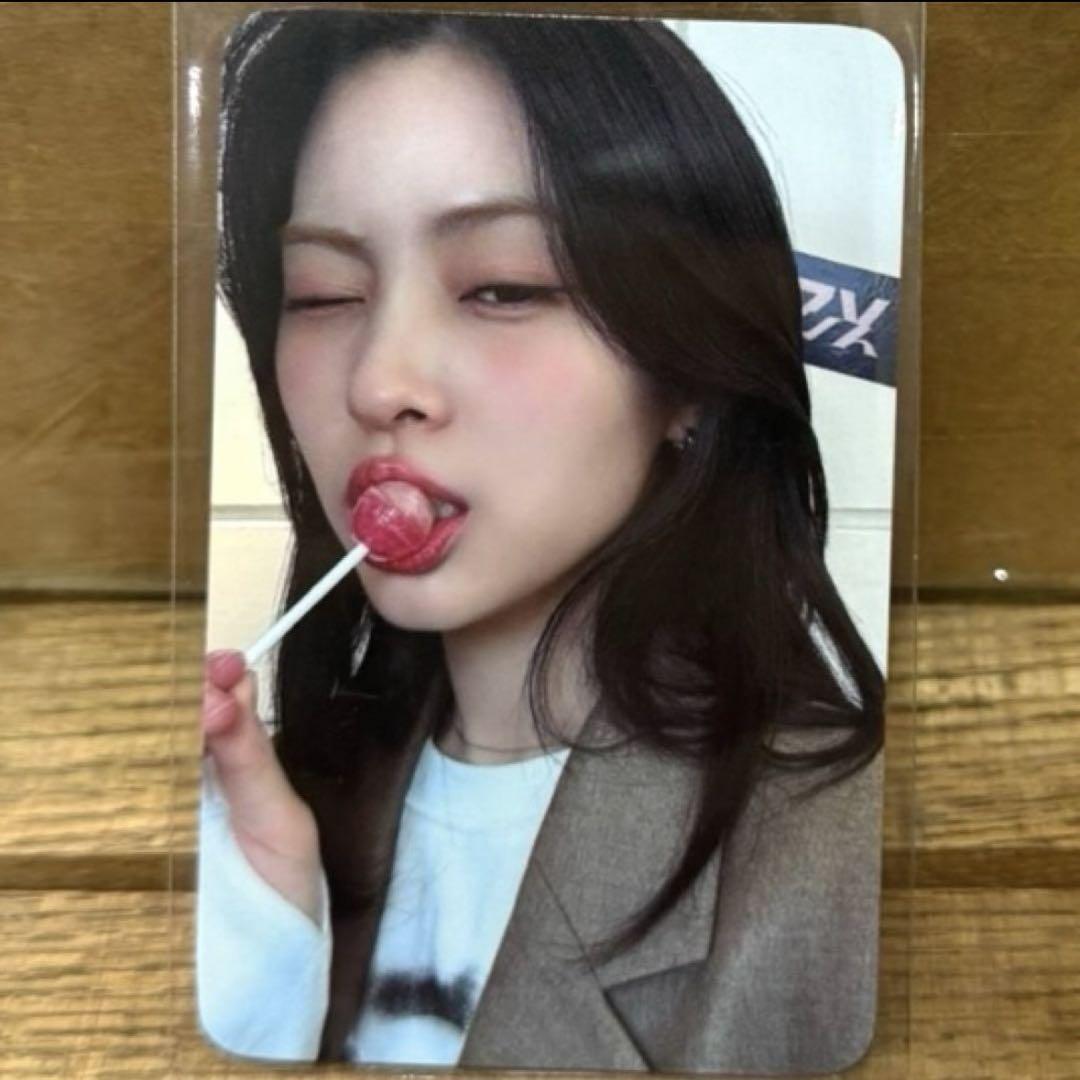 

[USED] itzy Ryujin GOLD withmuu autograph session limited trading card