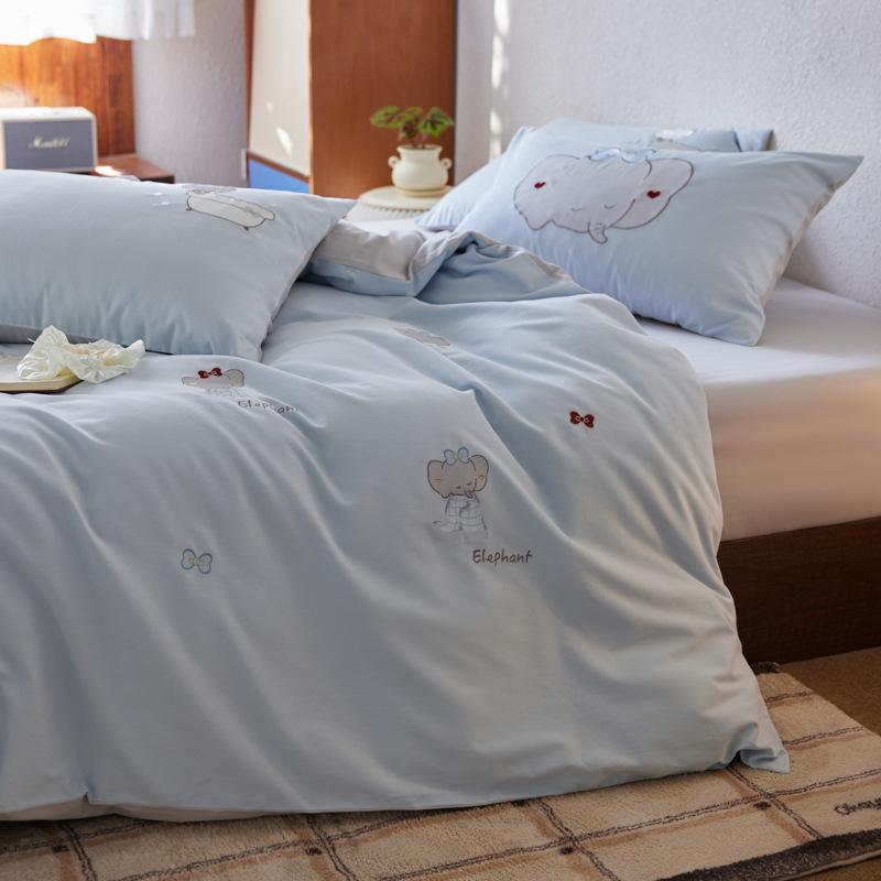 Class A 100% Cotton Brushed 4-Piece Autumn/Winter Bedding Set: Thickened Duvet Cover, Bed Sheet, Fitted Sheet, Cartoon Design