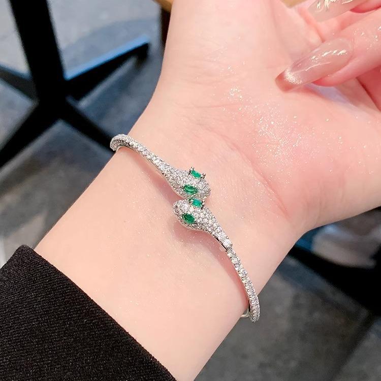 Exquisite Green Snake-Shaped Bangle: Luxury Open Bracelet for Women