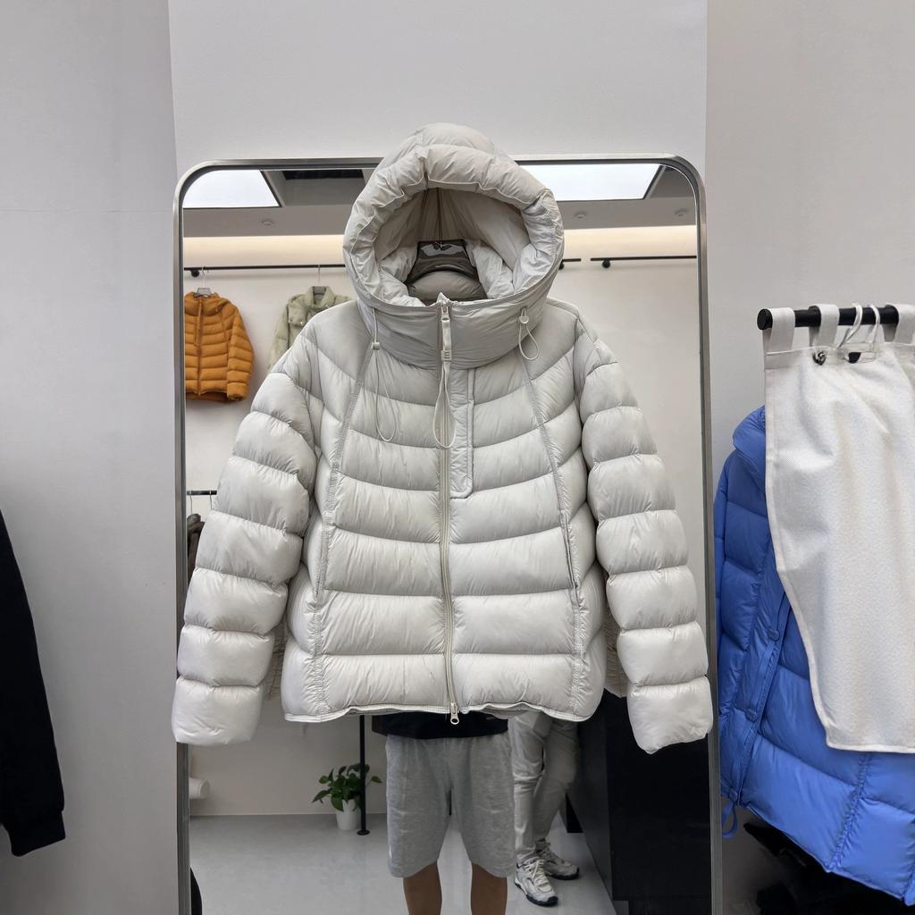 Autumn and winter new light and thin hooded down jacket women's short slim white duck down jacket fashionable and versatile