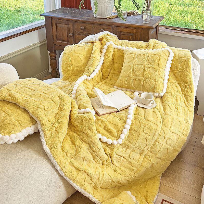 

Зимний складной плед-подушка Brangdy с помпоном