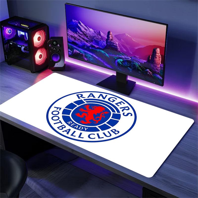Tapis de Souris Rangers FC, Grand Tapis de Bureau pour Gaming, Tapis de Souris XXL Antidérapant pour Ordinateur Portable & Tablette, Tapis de Jeu pour Mini PC avec Bords Cousus