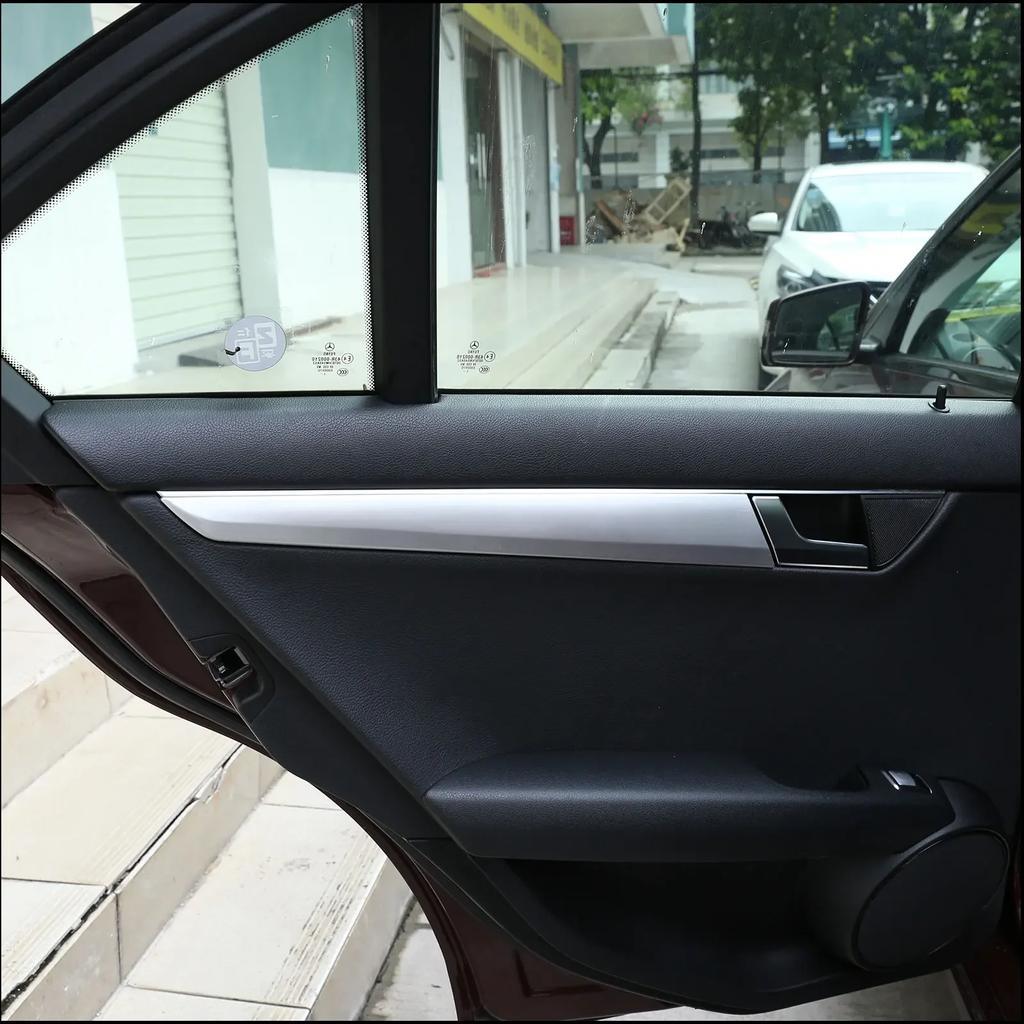 Panelové proužky krytu kliky dveří interiéru vozu z uhlíkových vláken pro Mercedes Benz C Class W204 C180 C200 2007-2014 Příslušenství
