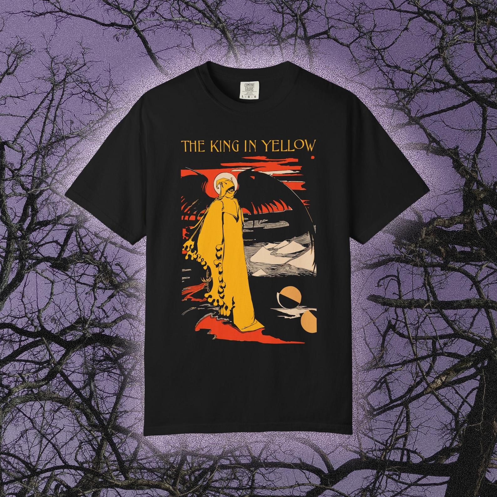 The King In Yellow, COMFORT COLORS, Robert W. Chambers T-Shirt, Classic Horror Literature Tee, Vintage Gothic Novel Shirt Unisex T-Shirt 2XL