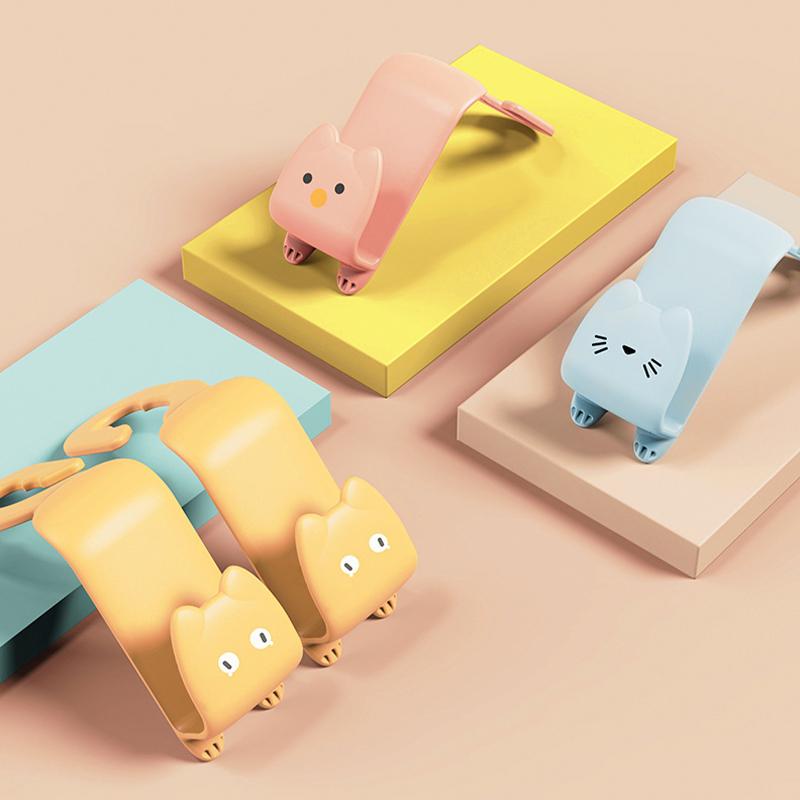 2Pcs Cartoon Car Hook Creative Car Seat Hanger Hook Organizer Stand Bags Clothes key Sundries Clip Auto Interior Accessories