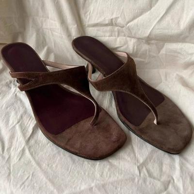 Fashion Retro Style Clip Toe Women Flip Flops Summer New Fashion Mid Heels Dress Women Slippers Vacation Comfortable Concise Sandalias