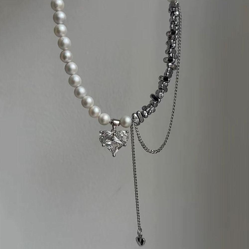 Neue unregelmäßige Choker-Halskette mit Vintage-Quasten und Zirkon-Herz-Anhänger für Damen, weiße Imitation Perlenkette, Valentinstagsgeschenk