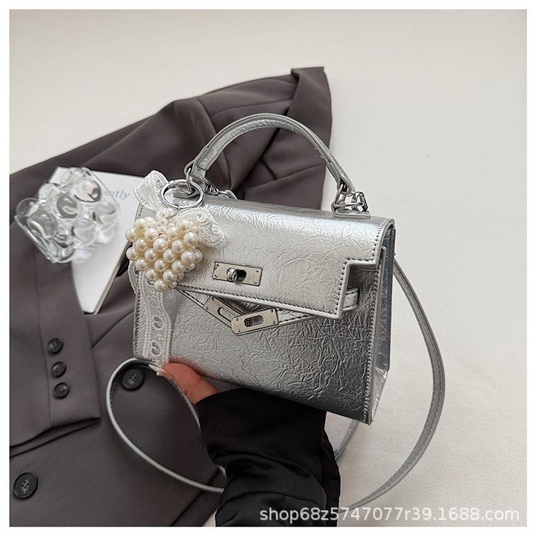 Foreign order fashion temperament portable small bag women 2025 new high-end texture versatile messenger bag commuter shoulder bag