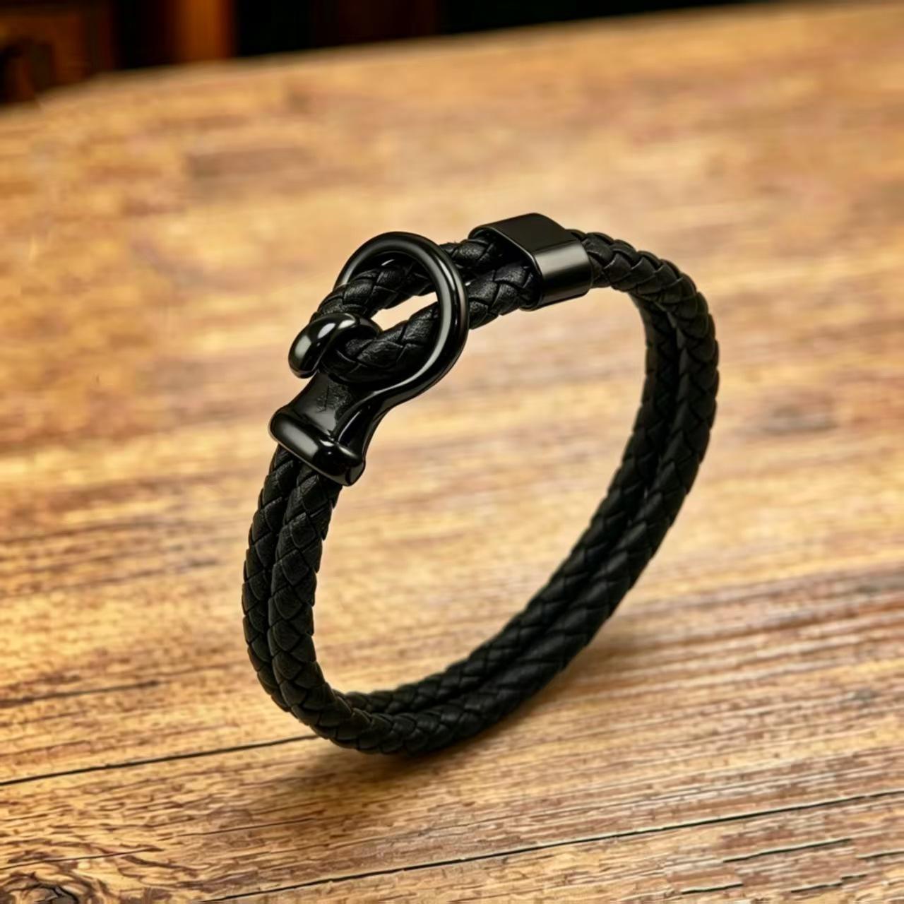 

European and American Style Woven Leather Rope Bracelet, Men s Horseshoe Buckle Bracelet, Simple and Versatile Jewelry 2026 21cm чорний