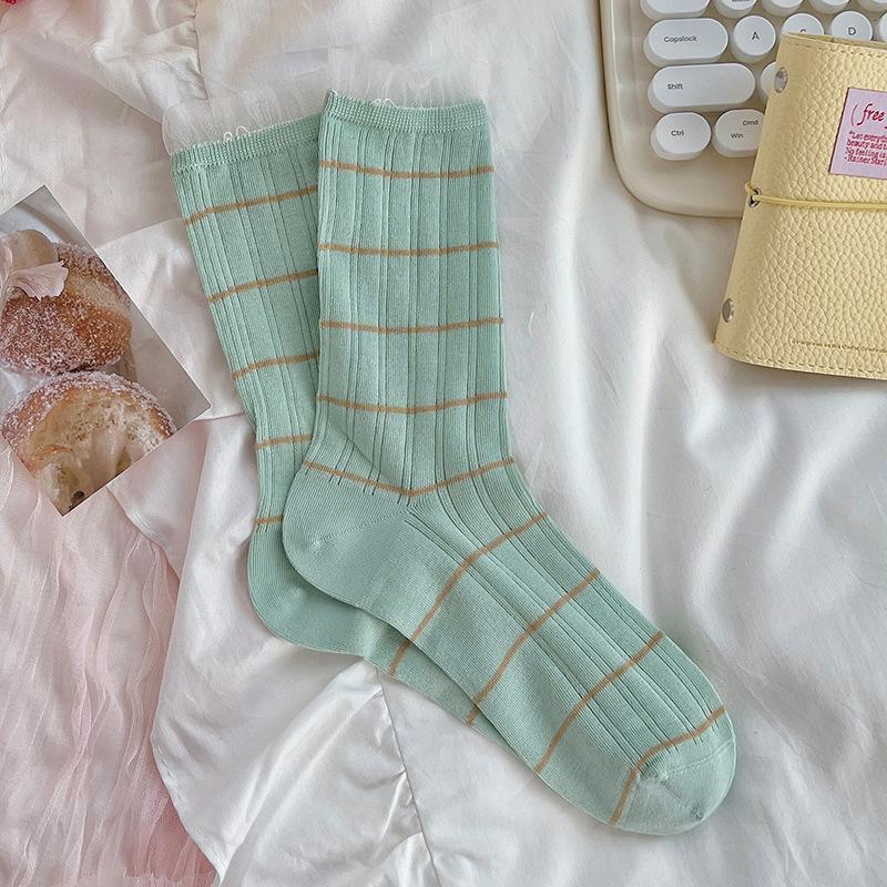 

Женские летние тонкие свежие полосатые кружевные сетчатые дышащие бесшовные носки-трубы 1 pair зелёный