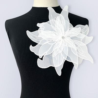 Spitzenperlen-Blumen-Applikationen zum Aufnähen, mehrlagige Stickerei, weiße und schwarze Organza-Applikationen zur Dekoration von Hochzeits- und Abendkleidern