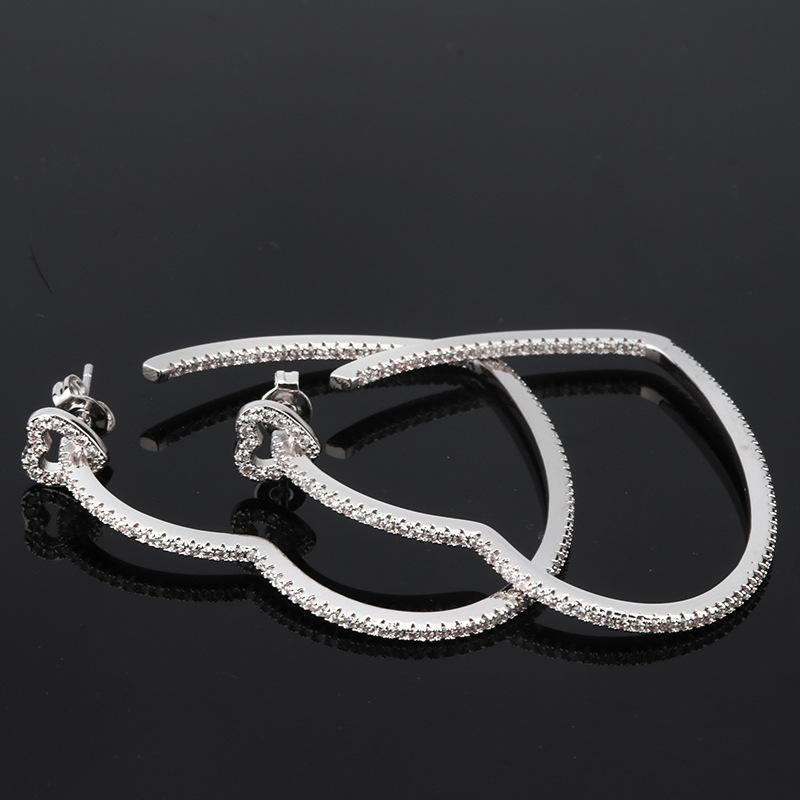 

Серьги, слегка усыпанные бриллиантами, серьги в виде большого сердца, подарок для темпераментной девушки, сексуальные большие серьги для ночного клуба платиновый