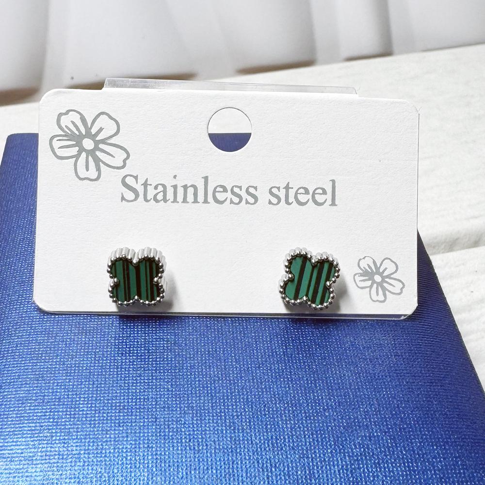 9MM Small Four-leaf Flower Earrings Fashion Fresh Small Earrings