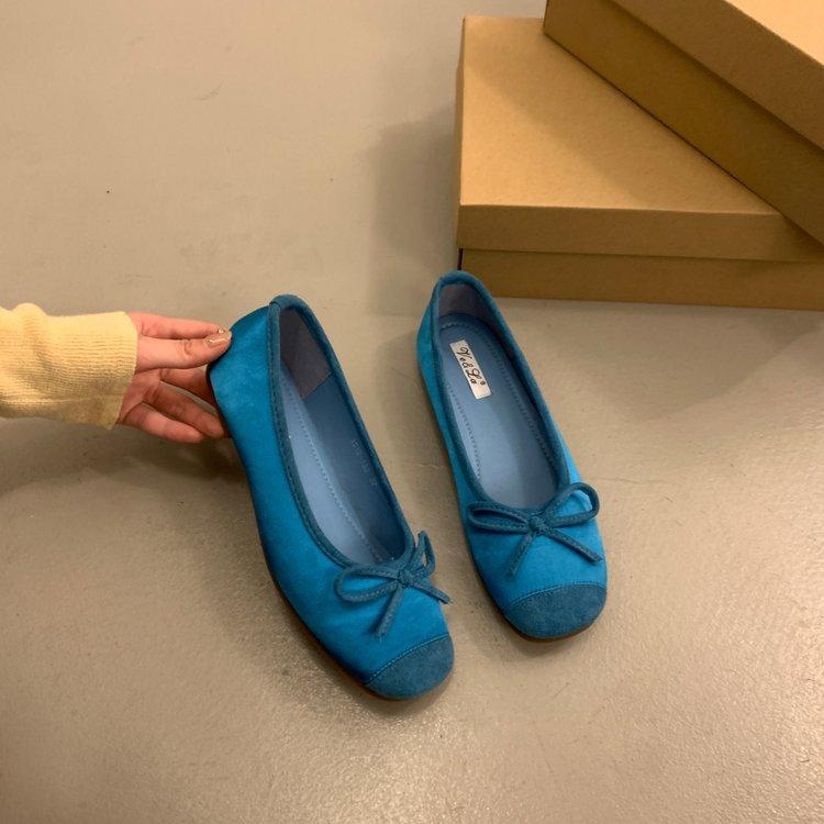 

Нежные балетки женские туфли на плоской подошве французские конфеты мягкая подошва серебристые новые китайские красные туфли осенние маленькие ароматные ветряные женские туфли 35