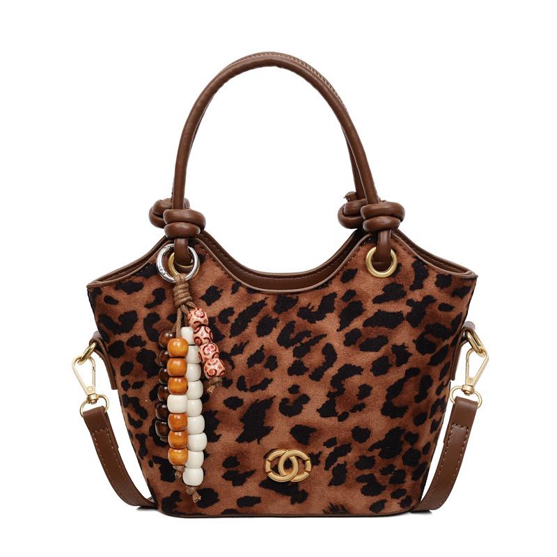 Premium sense retro small bag women 2025 new fashion versatile messenger bag exquisite super fire handbag bucket bag