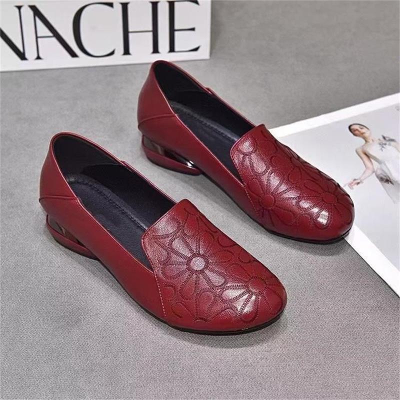 Soft leather women's single shoes spring and autumn new embroidered low-heeled small leather shoes 2025 new casual and comfortable one-pedal women's