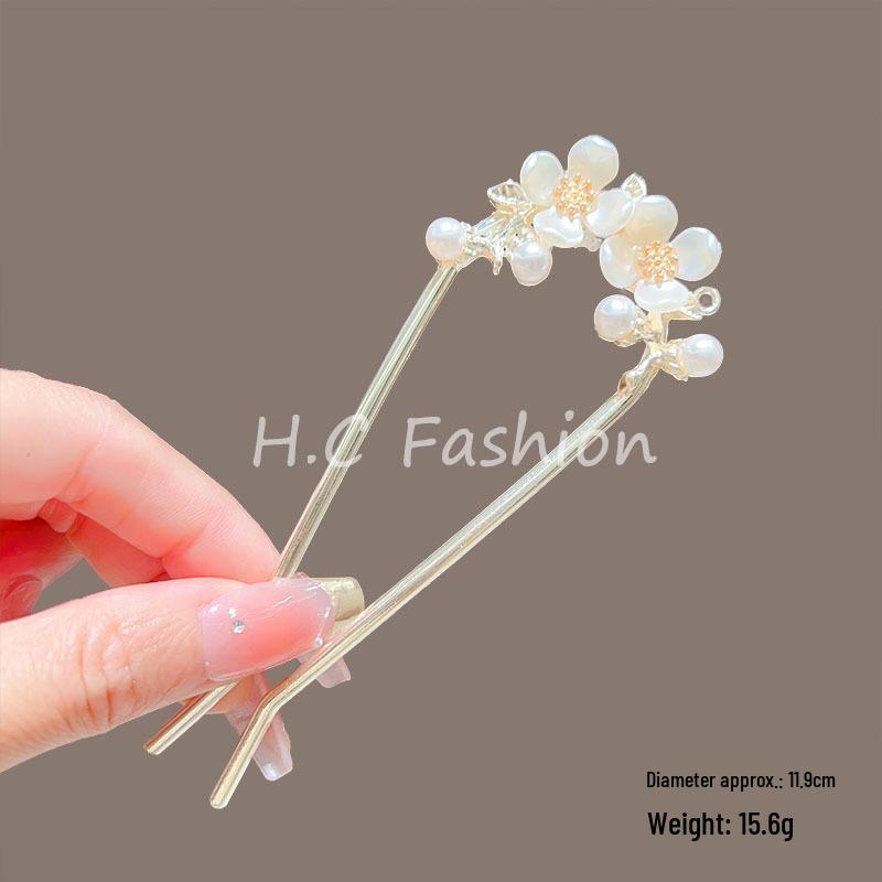 Elegant U-Shaped Butterfly Tassel Hairpin - Ancient Style Floral Accent for Qipao