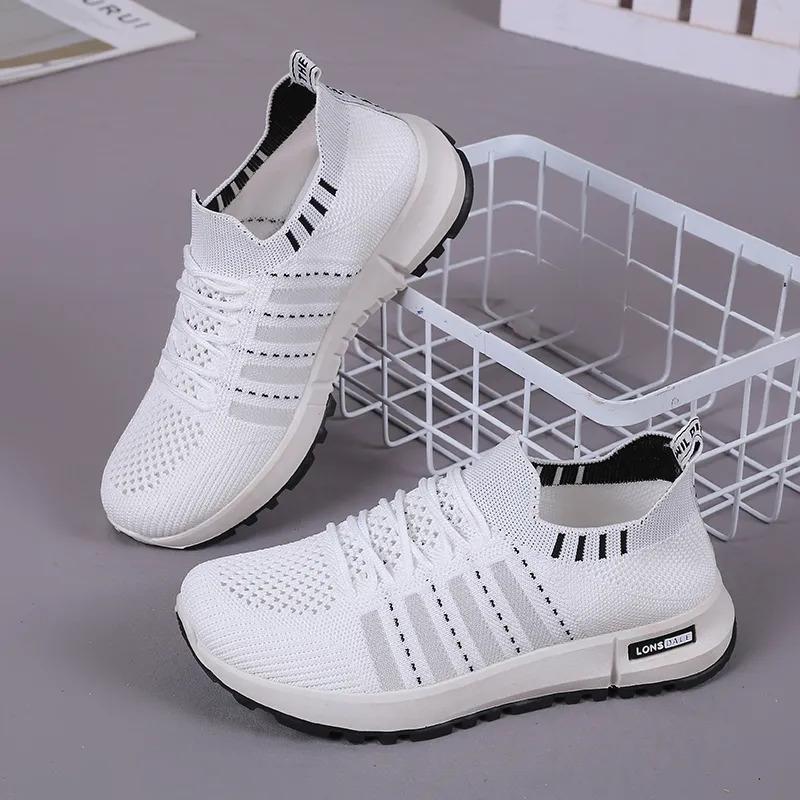 New Spring and Summer Women's Fly-woven Sneakers Fashionable Versatile Running Shoes Mesh Breathable Casual Female Students