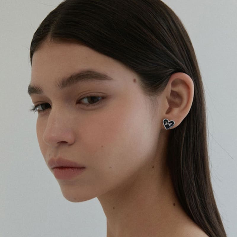 BORNETE COLLECTION_DE LOVER_Flat heart earring