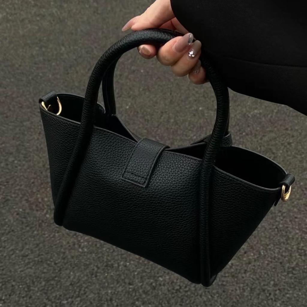 CorahKrian Premium Texture Tote Bag Women's 2022 New Trendy and Casual Commuter Portable Shoulder Messenger Bag