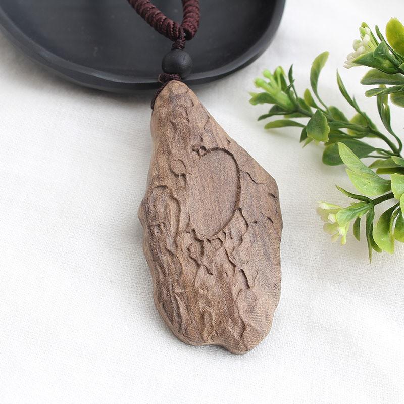 Handmade Wooden Pendant Necklace Ethnic Boho Style Long Chain Leaf Design Natural Women