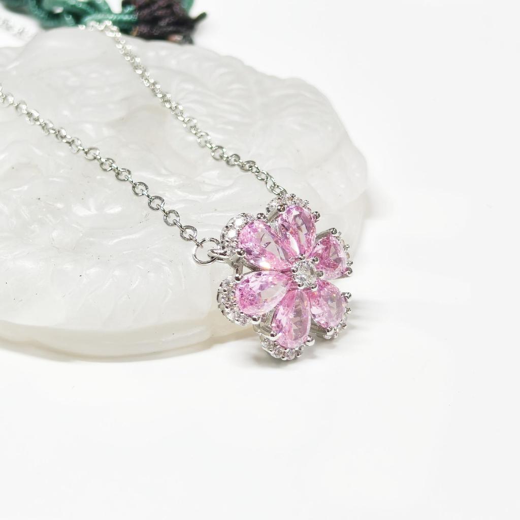 Koreanische Blütenblattförmige Schneeflocken Ohrstecker Set - Süßes, Cooles & Würziges Design