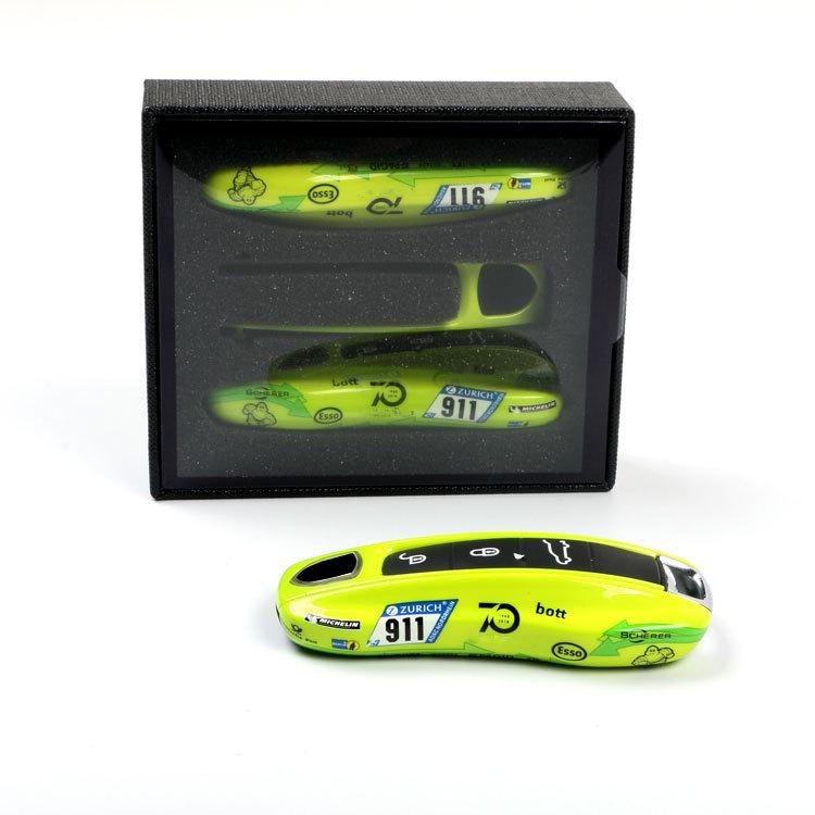 Suitable for Porsche Pink Pig Key Shell New Cayenne, Panamera, MACAN, 718 Car Key Shell & Pendant