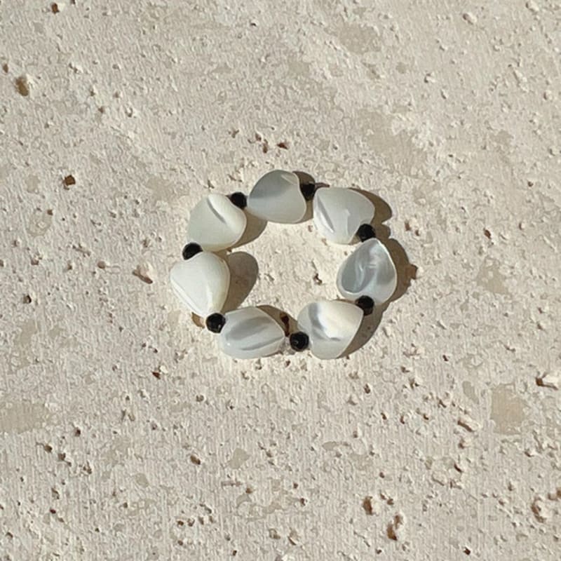 KIETIMOOR Heart Link Bead Mother-of-Pearl Ring