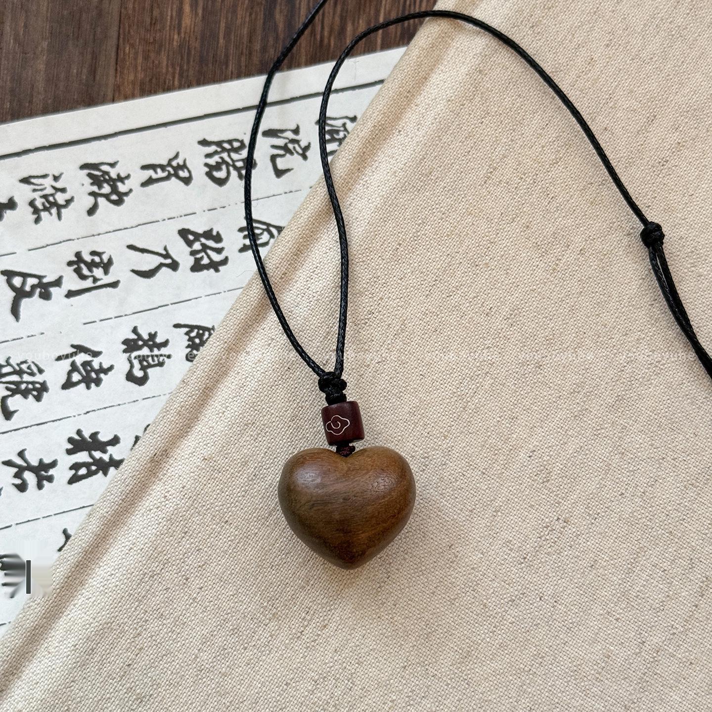 

Sandalwood Gourd Heart Long Necklace - Retro Ethnic Style Women s Pendant and Sweater Chain