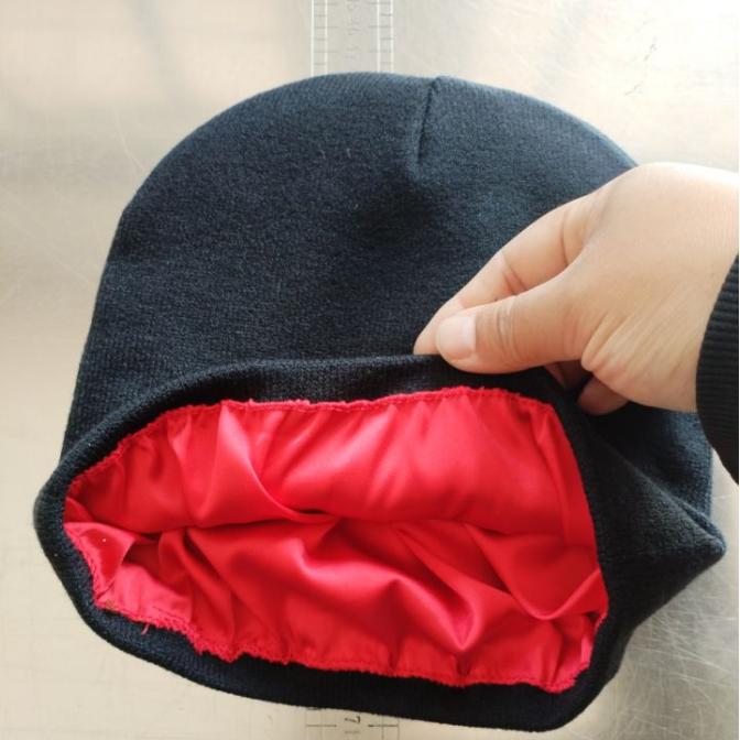 Custom Satin Lined Lining Inside Winter Knitted Jacquard Embroidery logo Hat Beanies With Satin Silk Lining чёрный