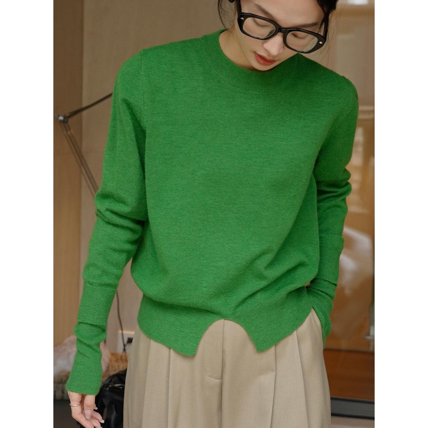 Louvre Winter Korean Style Wool Sweater - Round Neck, Skin-Friendly, Silhouette Split Design for Women One Size