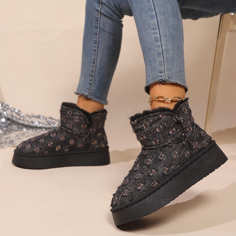 Мода 2024 года. Новые зимние женские короткие сапоги с толстой подошвой и круглым носком — фото 3