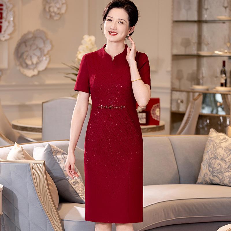 Mother's Red Festive Spring 2025 Wedding Banquet Dress - Elegant, Stylish, Young Mother of the Groom Formal Toasting Outfit