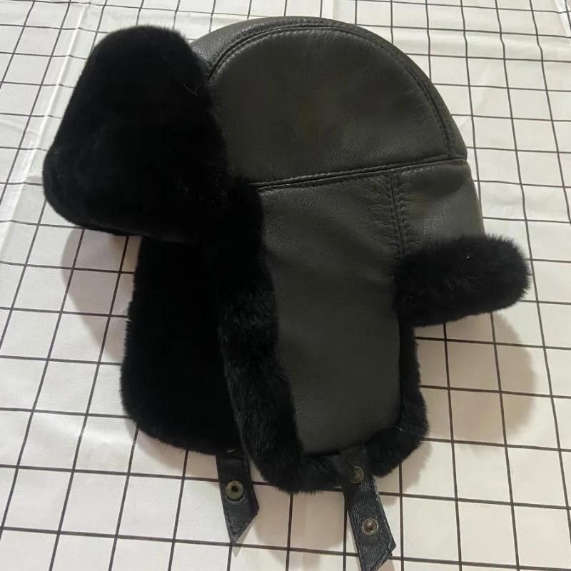 Cappello Ushanka Invernale Caldo da Uomo con Paraorecchie in Vera Pelliccia di Pecora e Pelliccia di Coniglio
