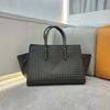 The Same Woven Bag, Leather Fashion Handbag, Large-capacity Travel Bag, Commuter Computer Bag.