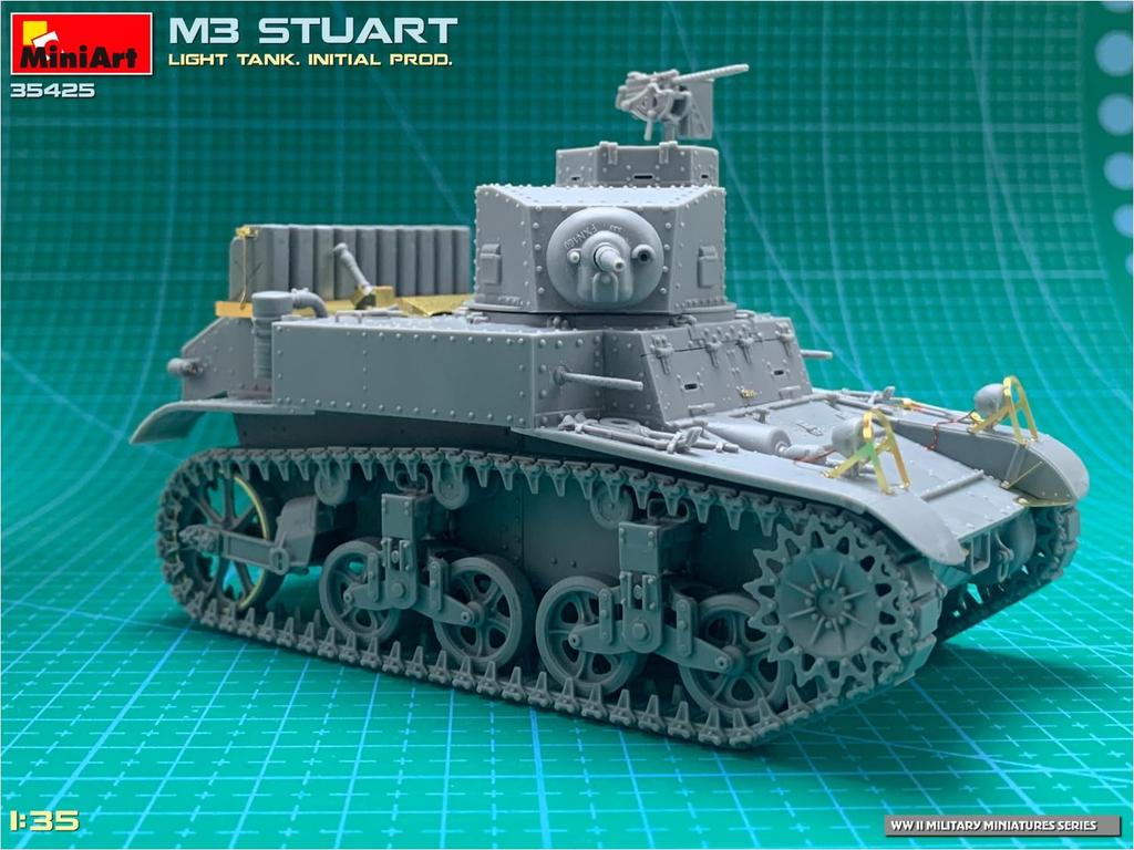 Miniart scale American M3 Stuart Light Tank Early Production Plastic Model Kit MA35425 1/35