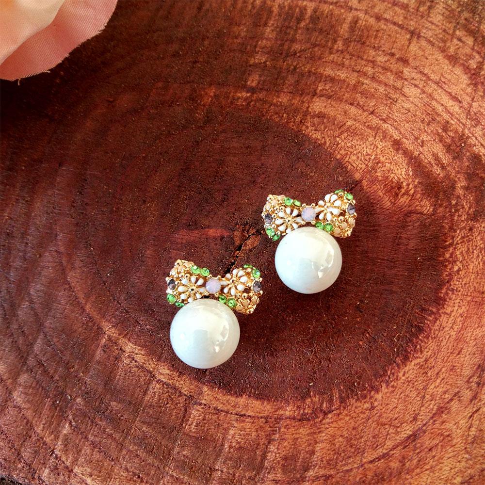 

Серьги-гвоздики с жемчужными бантами