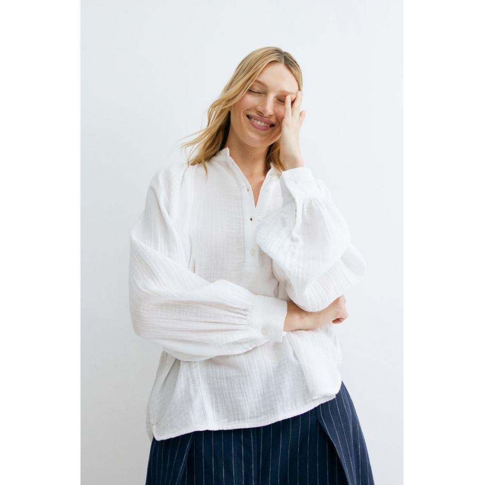 

H M Batwing Sleeve Muslin Blouse White