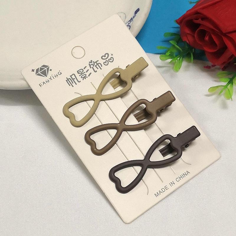 Frosted Milk Tea Duckbill Flyaway Hair Clip for Bangs and Side Hair
