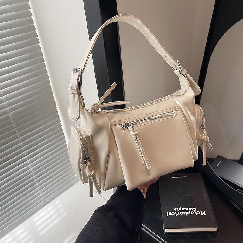 Autumn and winter trend locomotive style multi-pocket underarm bag women's commuter fashion PU soft leather solid color messenger bag