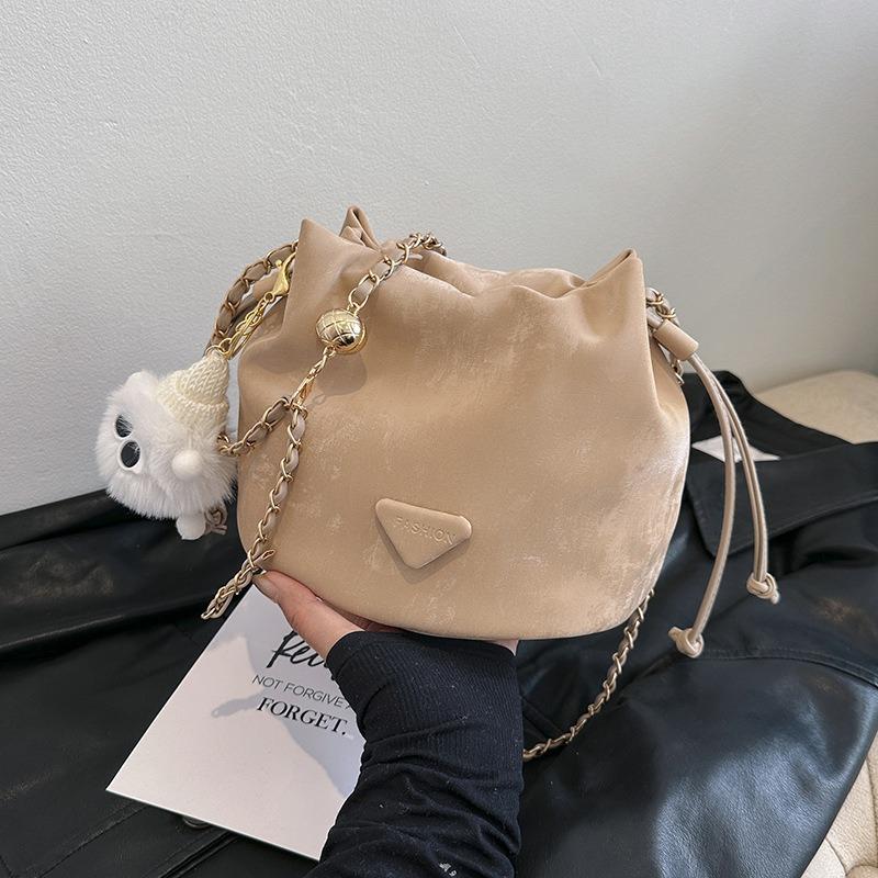 Solid color simple fashion chain small bag women's spring new versatile messenger bag bucket bag