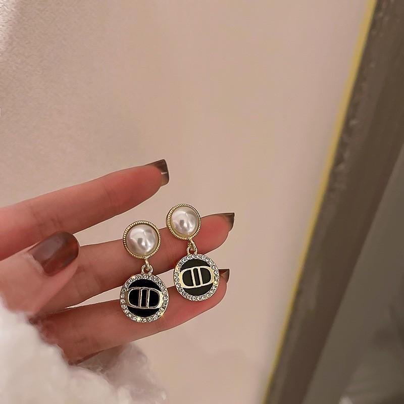 Silver Needle Black Earrings Women's Korean Sweet and Cool Trend Sense Dark Wind Stud Earrings Temperament Niche Light Luxury Earrings