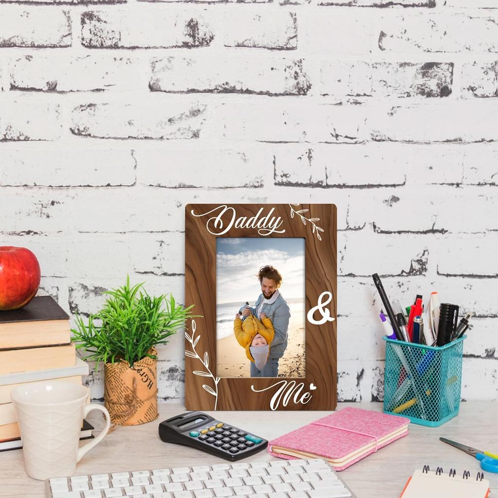 Daddy Gift from Daughter Son, Daddy & Me Photo Frame, Holds 4 x 6 Inch Photo, Farmhouse Wooden Picture Frame Gifts, Dad Birthday Gifts Idea, Father's