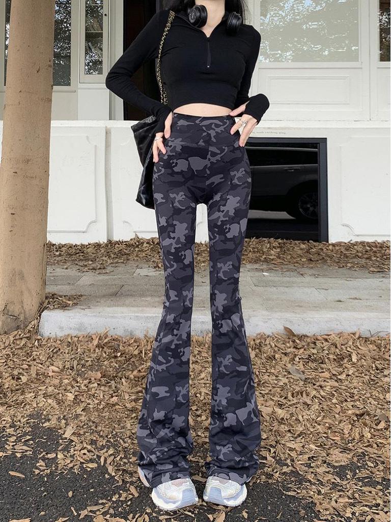 Pantaloni de yoga evazați camuflaj stilați