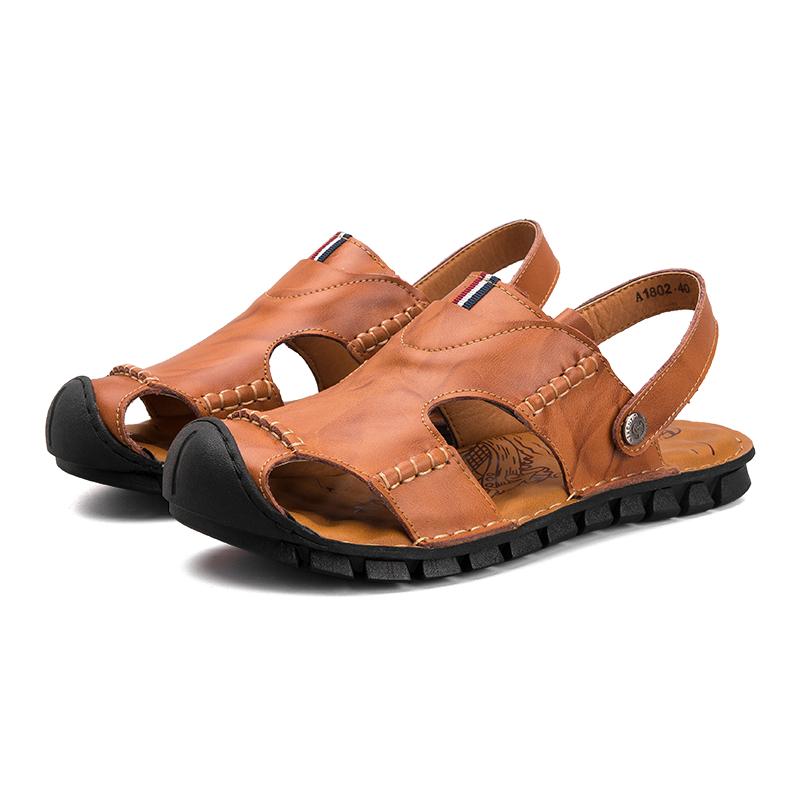 Fashion New Men Casual Leather Hollow Out Shoes Fashion Mens Slip On Slippers Handmade for Men Luxury Sandals Non-Slip Men's Beach Shoes