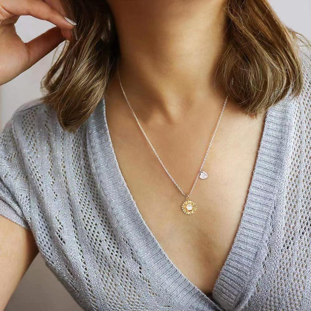 S925 Silver Versatile Necklace for Women, Elegant Sunflower Pendant, Gold-Plated Clavicle Chain