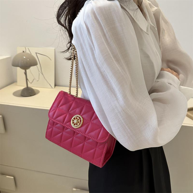 Trendy Women's Chain Shoulder Bag Stylish Autumn Fashionable Crossbody Bag