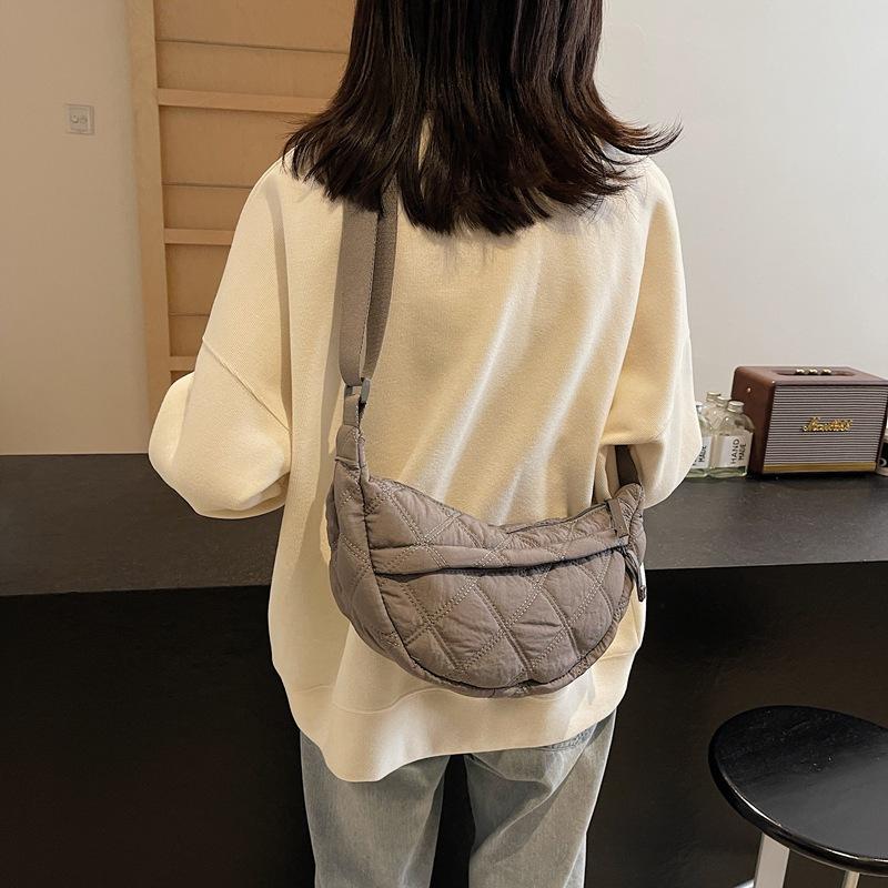 Herbst- und Winter-Rhombus-Knödelbeutel Baumwolltasche 2025 neue Schulter Damenhandtasche vielseitig großvolumig lässige Studenten-Umhängetasche