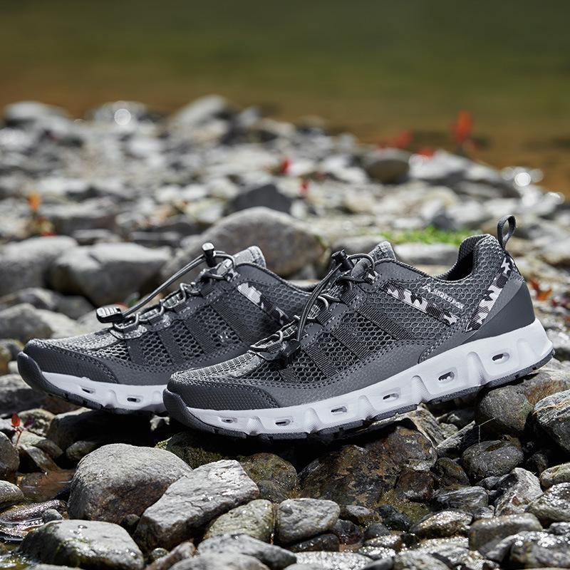 New outdoor creek walking shoes summer hiking off-road breathable mountaineering couple sports shoes
