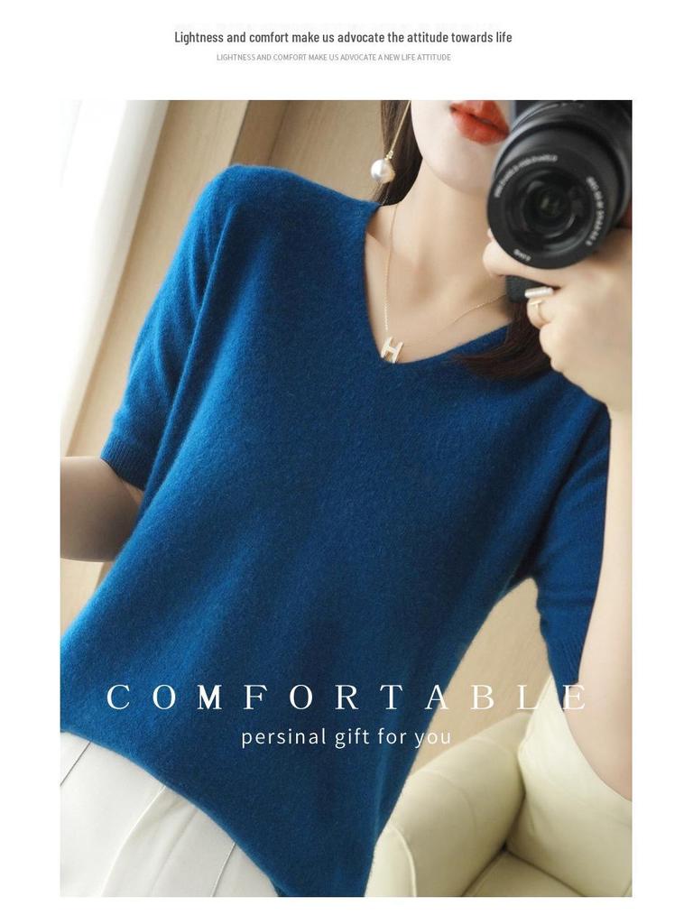 Women's Early Spring V-Neck Knit Short-Sleeve Solid Top - Age-Reducing, Simple, and Elegant Design
